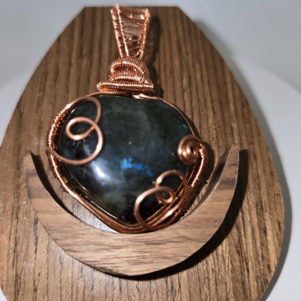 Copper Wire Wrapped Labradorite Heart Pendant - Picture 4 of 10